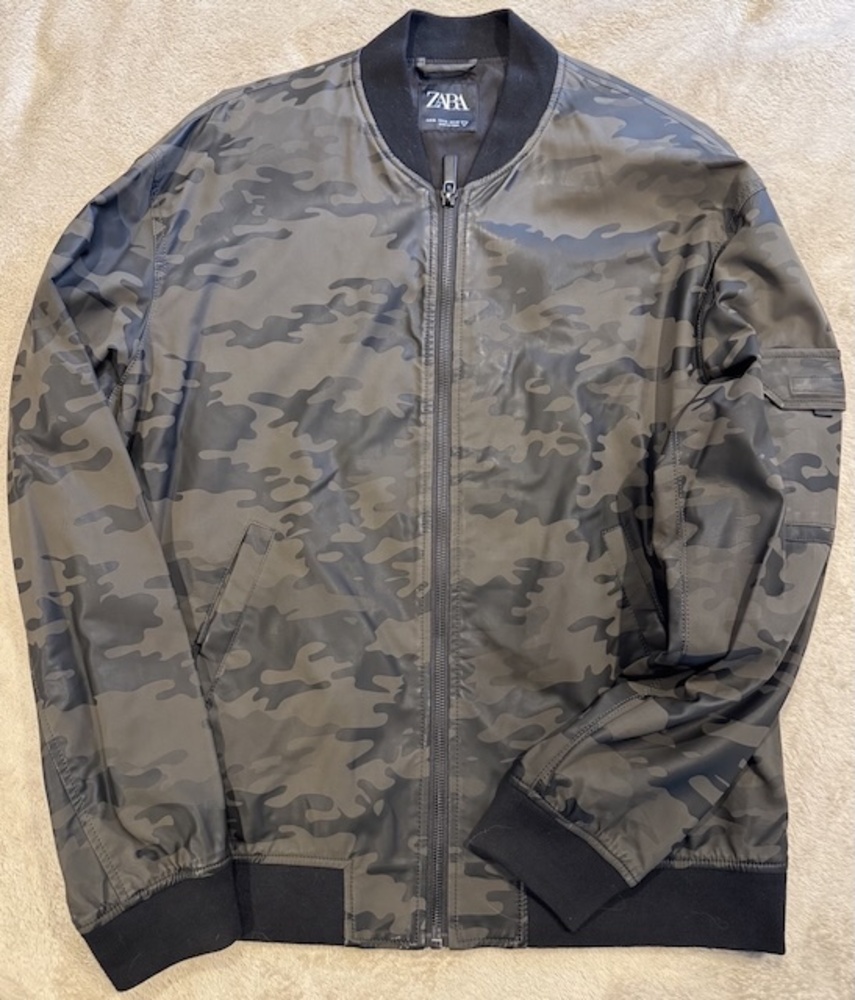 Zara Men's Camo Bomber Jacket / Size Large